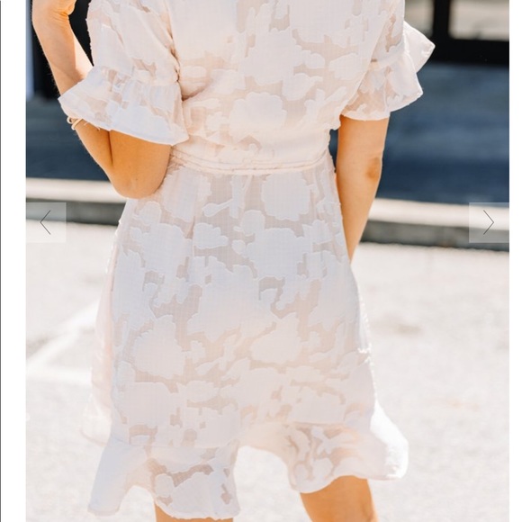 NWT Tell You Everything Ivory White Wrap Dress - Picture 5 of 7